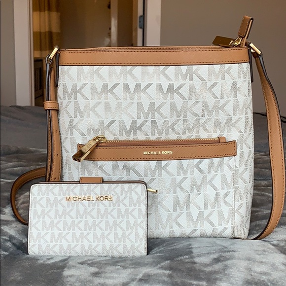 Michael Kors Handbag and Wallet - Picture 1 of 8